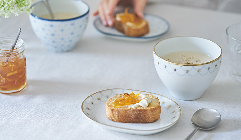 朝昼晩の日常使いから、ちょっとしたおもてなしにも活躍します。mg&gkのスープとバケットの器